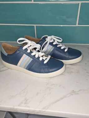 HOTTER Deck Switch Leather Loafer in Navy and Tan Size 9